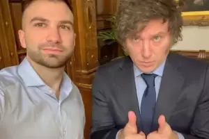 Un documento del celular de Novelli revela un pacto de 5 millones de d�lares por el apoyo de Milei