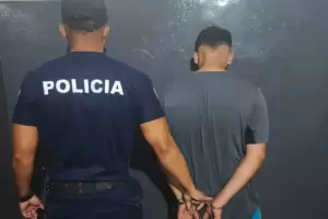 De no creer: rob� la escobilla a un limpia vidrios y se dio a la fuga