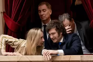 Milei regresa al pa�s y ma�ana visita C�rdoba junto a Adorni