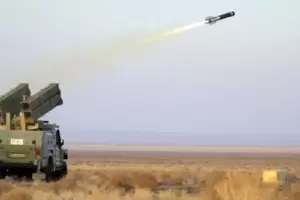 Ir�n estrena el misil bal�stico "Sejil" contra Israel