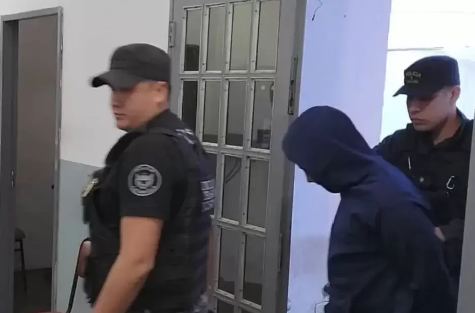 Uno de los padrinos al momento de ser liberado