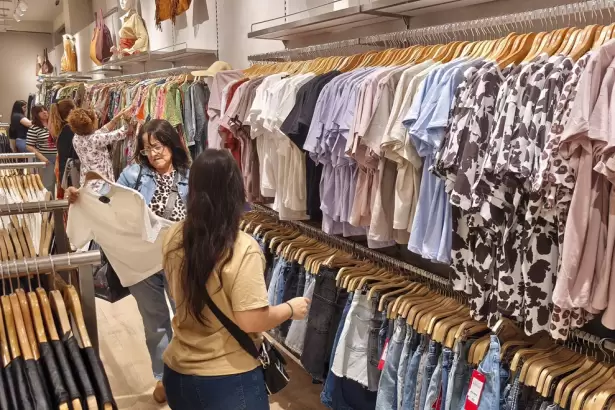 El consumo privado volvi� a caer en abril y acumula una contracci�n de 1,5%