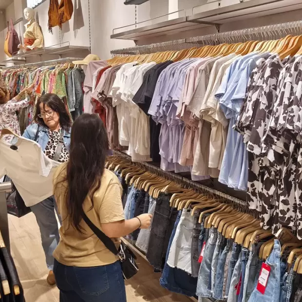 El consumo privado volvi� a caer en abril y acumula una contracci�n de 1,5%