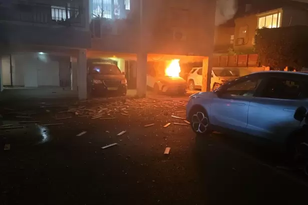 Dos muertos en Tel Aviv por bombas de fragmentaci�n iran�es