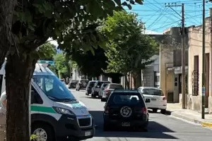 Centro de la Capital: una motociclista herida tras un fuerte choque