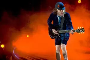 El guitarrista de AC/DC fue internado de urgencia durante su visita a la Argentina