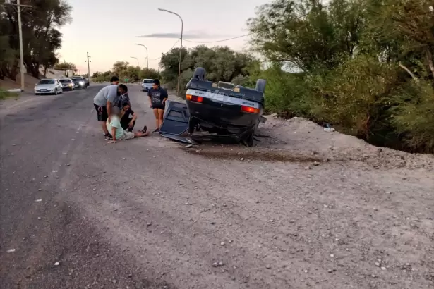 Vuelco en Sauj�l: un hombre de 77 a�os result� herido tras un siniestro vial