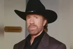 Muri� Chuck Norris, leyenda del cine y las artes marciales