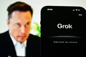 Par�s sospecha que Musk foment� videos sexuales con IA para inflar el valor de X