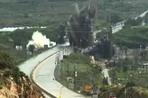 Sur del L�bano: Israel bombardea puentes clave sobre el r�o Litani