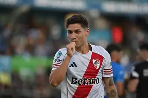 River Plate 2 - Estudiantes 0: El Millonario es l�der de la Zona B
