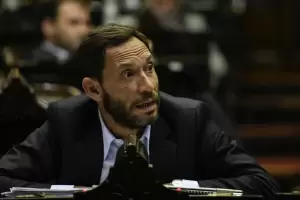 Ferraro pide la salida de Adorni: "Tendr�a que dar un paso al costado"