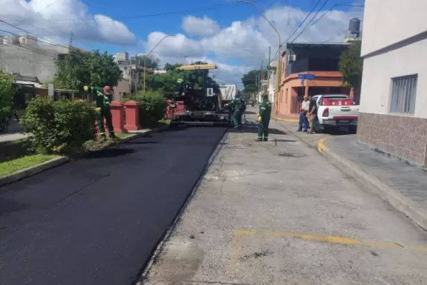 Avanza la repavimentaci�n en Avda. Mariano Moreno y piden extremar precauciones