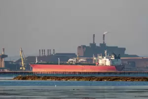 Tregua y mercados: el petr�leo cae casi 7% y perfora los US$100 tras el anuncio de Trump