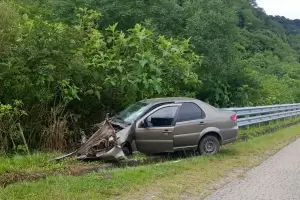 Siniestro en Ruta 38: conductor herido tras chocar contra un guardarrail
