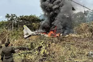 Milagro y muerte en el H�rcules C-130: 68 fallecidos tras la ca�da del avi�n militar en Colombia