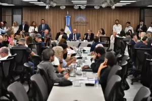 Reforma de la Ley de Glaciares: arranca una audiencia clave con 200 oradores