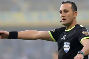 Nuevos chats reavivan el esc�ndalo en el arbitraje argentino