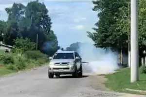 Fumigaci�n en La Cruz Negra: nuevo operativo sanitario nocturno