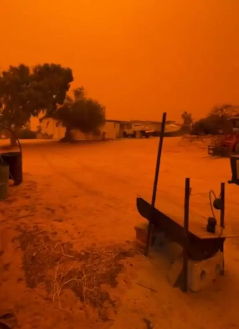 australia cielo rojo