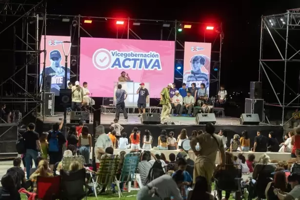 Freestyle rap, b�squet, DJ y m�sica en vivo en el Parque de los Viento