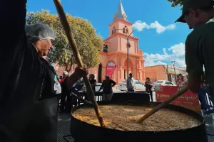 La gran humita de Semana Santa en Andalgal�, como atractivo nacional