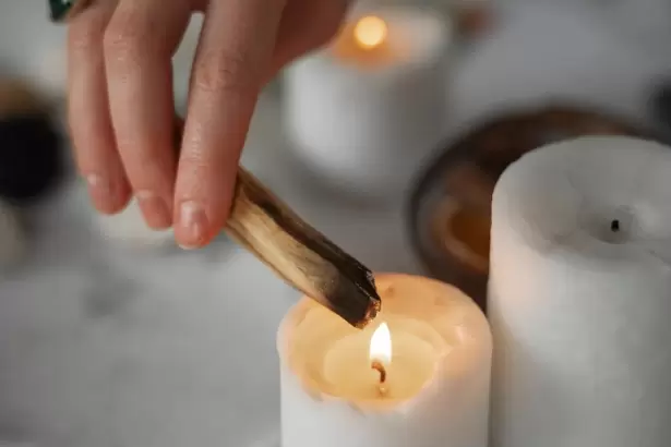 El mejor momento para el encender palo santo y atraer la abundancia, seg�n el Feng Shui
