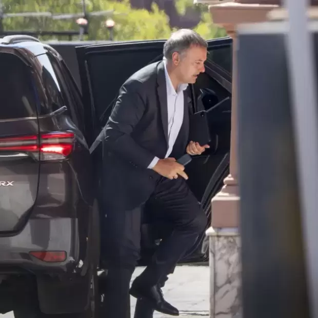 Esc�ndalo patrimonial: Adorni se guarda y cancela la conferencia de prensa de hoy