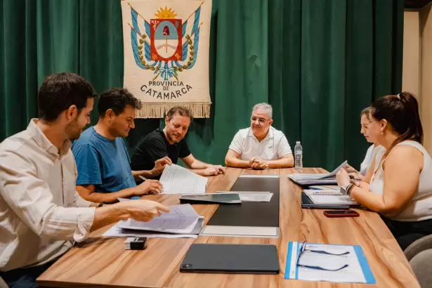 Provincia y Andalgal� acuerdan reforzar la seguridad de la comuna