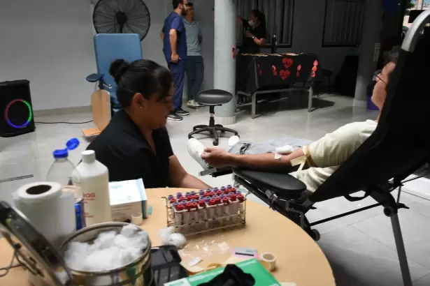 Activaron colecta de sangre por el D�a Mundial del Donante de C�lulas Madre
