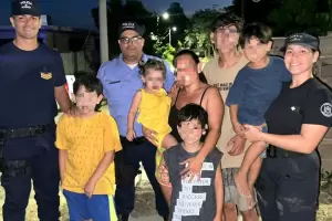 Polic�as de Catamarca organizaron una colecta para asistir a una familia