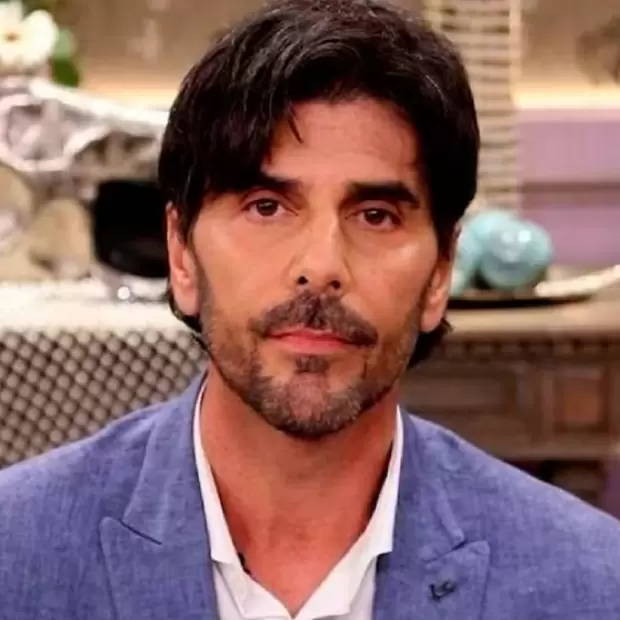 Juan Darth�s reapareci� en Brasil con una nueva faceta religiosa y pol�mica