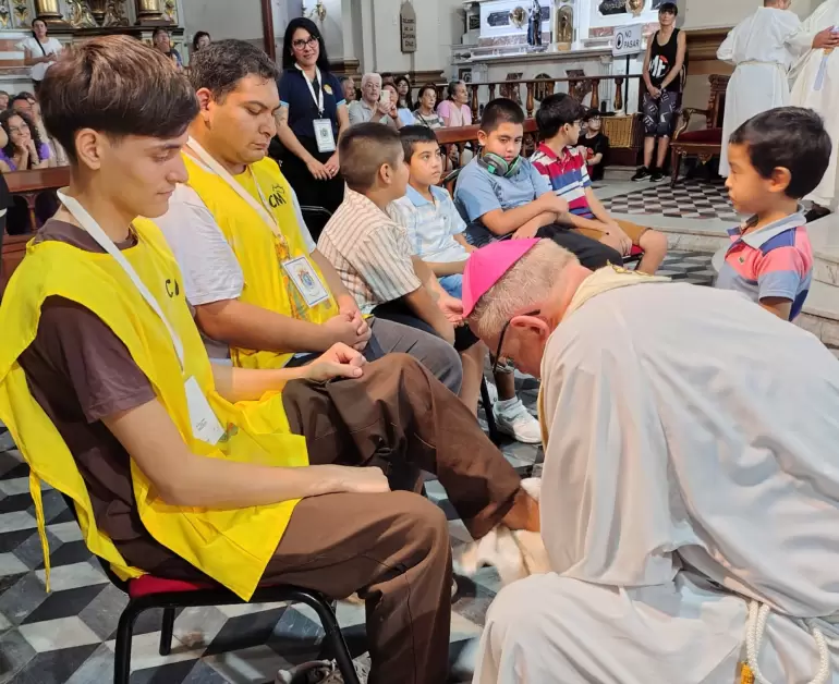 jueves santo misa de la cena del se�or