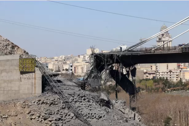 Medio Oriente: Trump inici� los ataques contra puentes iran�es