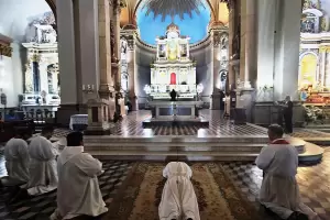 Viernes Santo en la Catedral Bas�lica: una celebraci�n marcada por la fe, el silencio y la reflexi�n