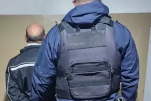 Ten�a medida de restricci�n y la amenaz�: detienen a t�o violento