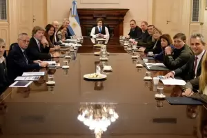 Milei volvi� a reunir al Gabinete y Adorni sum� otra foto de respaldo