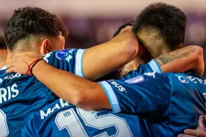 Racing recuper� la sonrisa y le gan� a Independiente Petrolero por la Copa Sudamericana