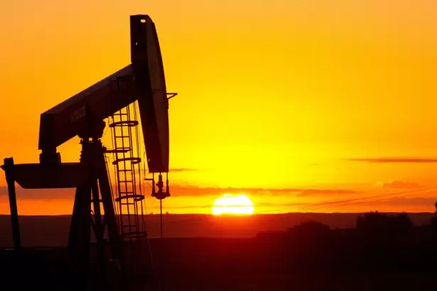 Se desploma al petr�leo: Brent y WTI caen m�s del 10% y perforan los US$ 100