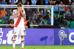 Con uno menos, River igual� ante Blooming en su debut en la Copa Sudamericana