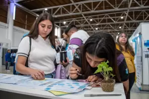 Catamarca impulsa becas universitarias para egresados del secundario