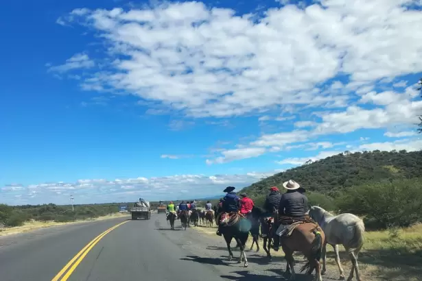 Catamarca se prepara para la Bajada de la Virgen del Valle: piden prudencia en rutas por las peregrinaciones