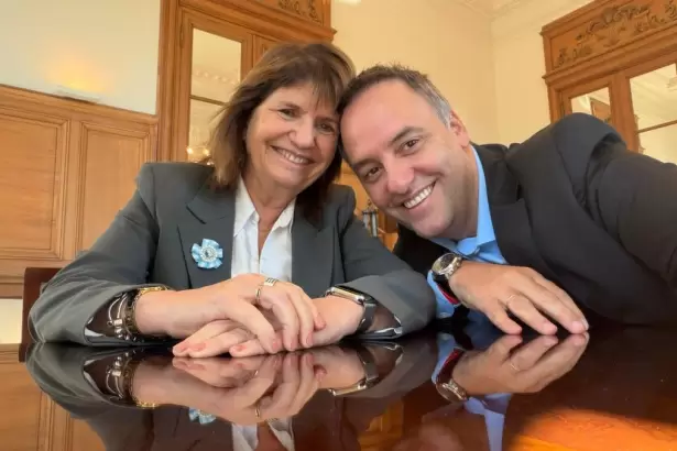 En medio de la pol�mica por Adorni, Bullrich present� su declaraci�n jurada