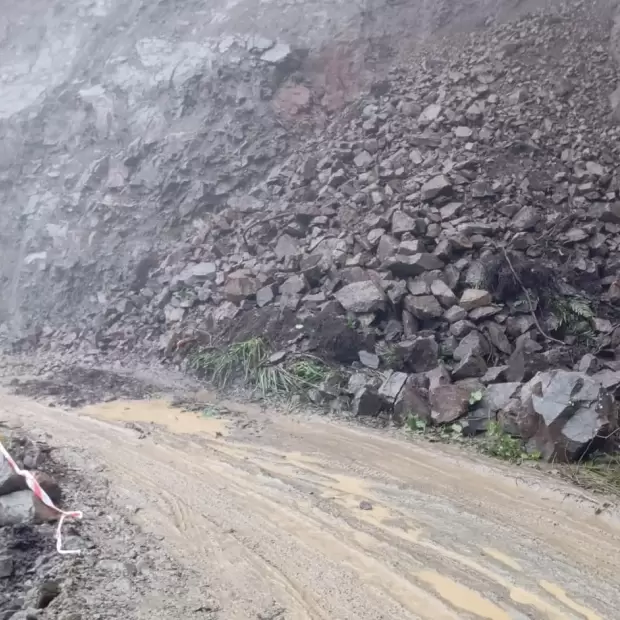 Derrumbes en la Cuesta del Clavillo obligan a restringir el tr�nsito en la Ruta 48