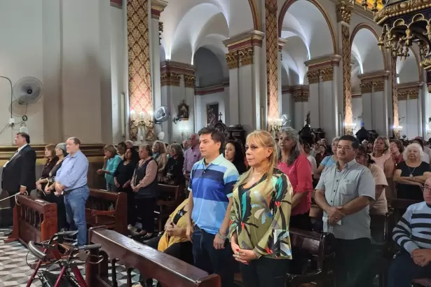 Los comunicadores sociales rindieron homenaje a la Virgen del Valle