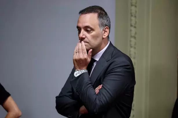 En jaque mate, Adorni finalmente se ir�a del Gobierno