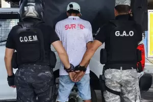 Catamarca: intent� robar un cartel de se�alizaci�n en el centro y fue detenido