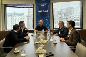 Jalil y ARSAT avanzan con la extensi�n de fibra �ptica en Catamarca