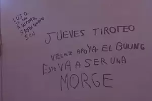 Amenazas de "tiroteos" en escuelas de todo el pa�s: investigan un posible reto viral detr�s de los grafitis