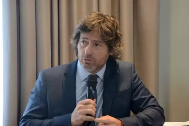 Mahiques oficializ� a su hermano como jefe de Gabinete de Asesores